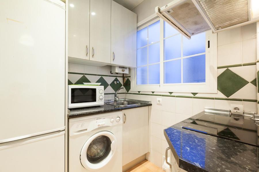 Peral Home Cozy Apartment Севилья Экстерьер фото