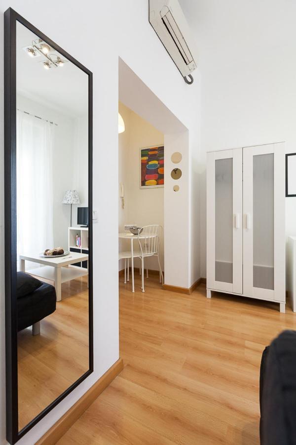 Peral Home Cozy Apartment Севилья Экстерьер фото